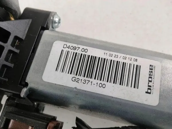 Tesla Model S Framvänster sitsmotor OEM G21371100 image 3