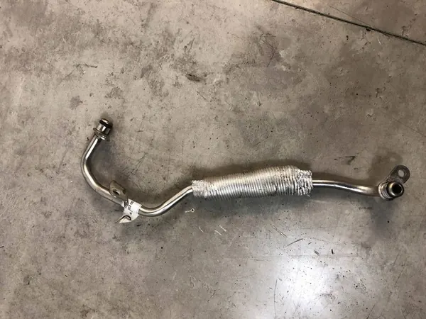 Tuyau d'huile de turbocompresseur Mercedes-Benz GLE W167 A2562030600 image 2