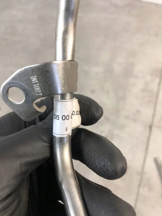 Tuyau d'huile de turbocompresseur Mercedes-Benz GLE W167 A2562030600 image 3