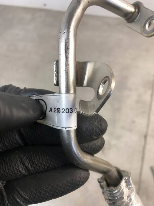 Tuyau d'huile de turbocompresseur Mercedes-Benz GLE W167 A2562030600 image 4