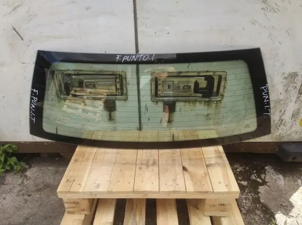 Fiat Punto I Takaikkuna OEM SZYBA TYŁ FIAT PUNTO I image 2