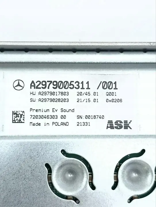 Mercedes-Benz Förstärkare OEM A2979005311 Begagnad image 9
