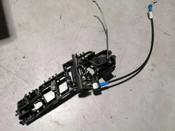 Ford OE GN15A224A37PB Vordere rechte Türgriffrahmen image 2