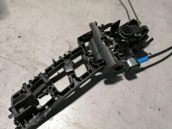 Ford OE GN15A224A37PB Vordere rechte Türgriffrahmen image 3