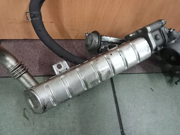 EGR-jäähdytin Toyota Hilux 3.0 D4D 25601-30080 image 3