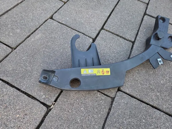 Suporte de cinto dianteiro direito OEM 9826095480 image 3