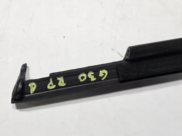 BMW G30 G31 Oikea Etu Kaavin Nauha OEM 7433550 image 5