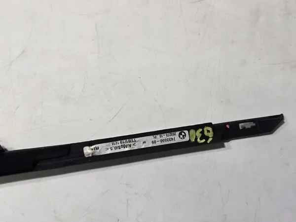 BMW G30 G31 Oikea Etu Kaavin Nauha OEM 7433550 image 6