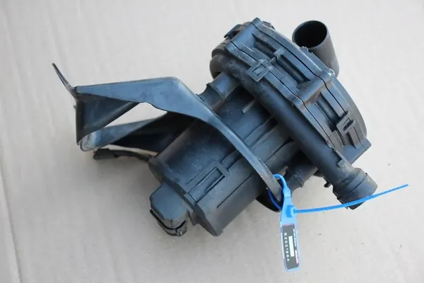 Toissijainen ilmapumppu BMW 3 E46 M43 1.8 1.9 OEM 1715347 image 2