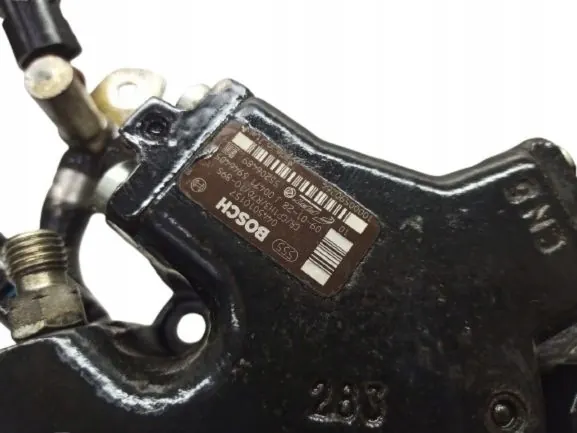 Opel Corsa C ruiskutuspumppu OEM 55206489 image 3