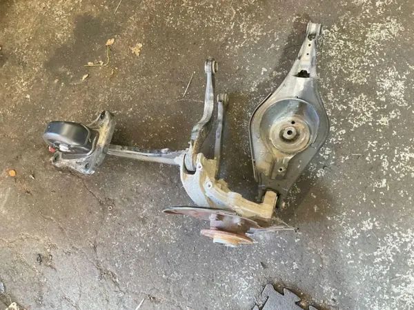 Biellette de direction arrière gauche OEM 312246338 Volvo image 3