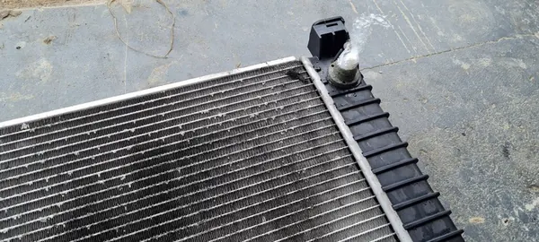 Radiador de agua Audi A6 2.0 TDI image 2