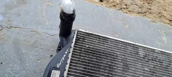 Radiador de agua Audi A6 2.0 TDI image 6