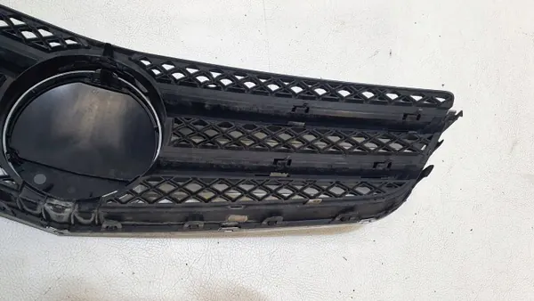 Estrella de Parrilla Mercedes OEM A2078880011 - Usado image 10
