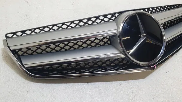 Estrella de Parrilla Mercedes OEM A2078880011 - Usado image 3