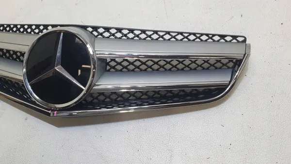 Estrella de Parrilla Mercedes OEM A2078880011 - Usado image 7