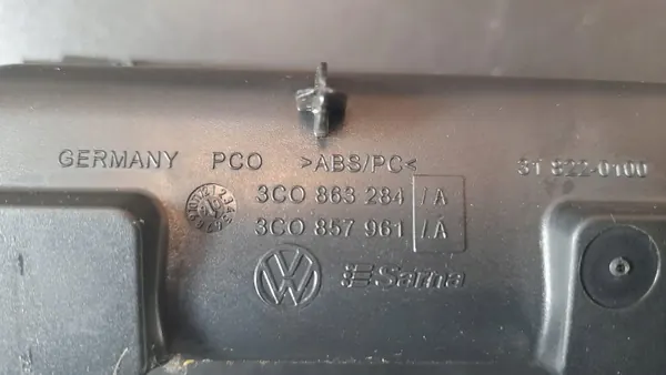 VW Passat B6 Aschenbecher Zigarettenanzünder OEM 3C0863284 image 4