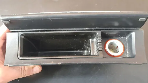 VW Passat B6 Aschenbecher Zigarettenanzünder OEM 3C0863284 image 5