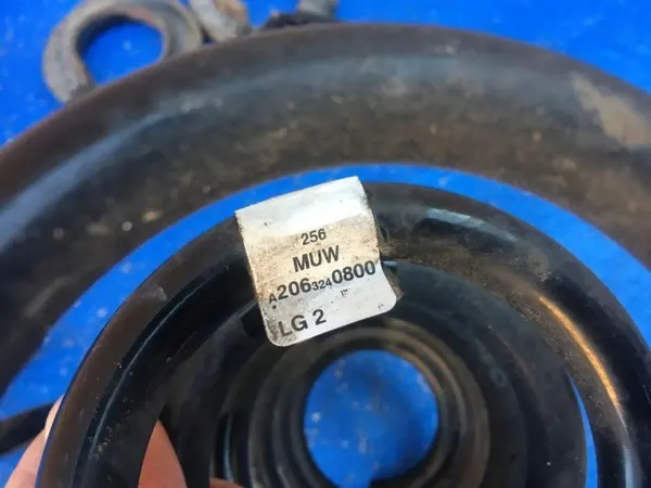 Mercedes C-Klasse W206 Hinterfeder OEM A2063240800 image 4
