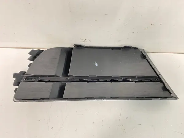 Rejilla de parachoques delantera izquierda Audi A3 8V S-Line image 2