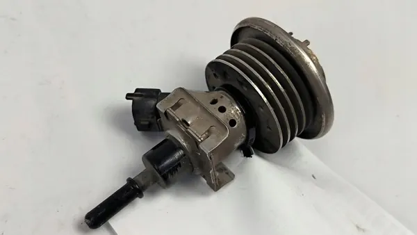 Injector AdBlue usado OEM 208993839P para Renault Master III image 3