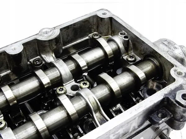 Culasse complète VW Audi 2.0 TDI 04L103373E image 4