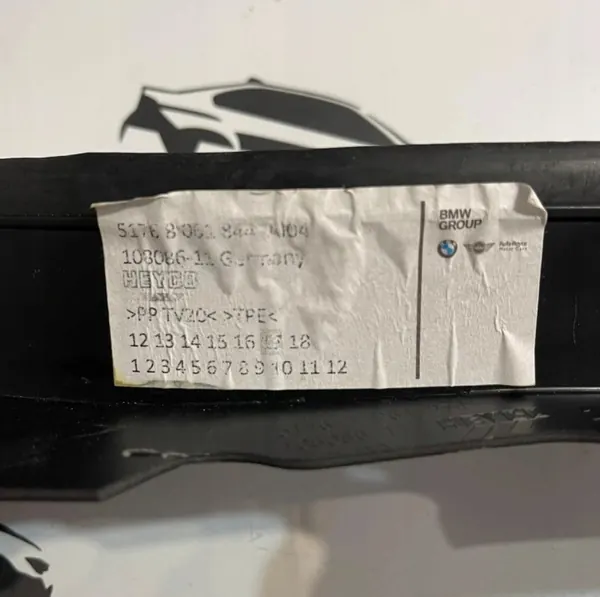 BMW 3 F80 Seitenpaneel-Dichtungen OEM 51768061843 51768061844 image 5