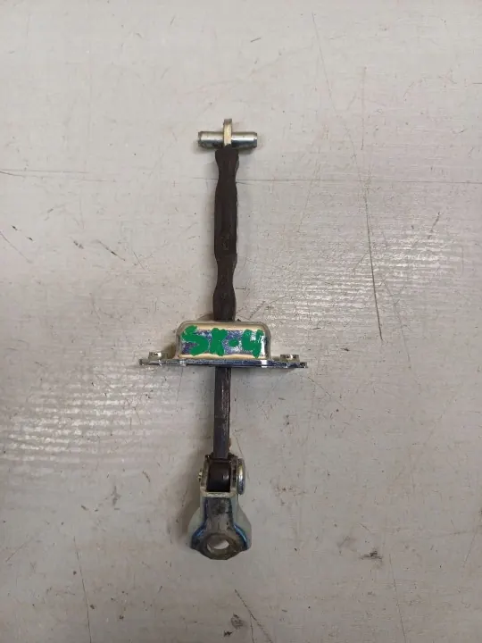 Suzuki SX4 06-12 Ovenpysäytin OEM BHZ2463 Vasen Etu image 2