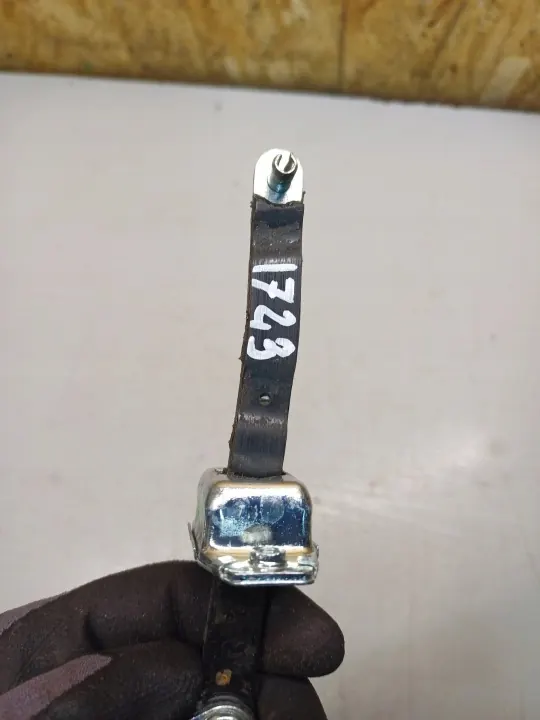 Suzuki SX4 06-12 Ovenpysäytin OEM BHZ2463 Vasen Etu image 4