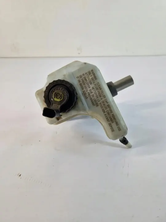 Bromscylinder OEM 03350886761 för VW Passat B7 image 3