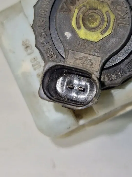 Bromscylinder OEM 03350886761 för VW Passat B7 image 4