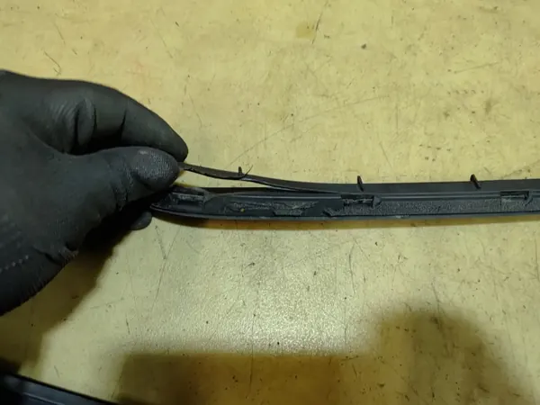Ford Focus MK3 linke Windschutzscheibenleiste OEM image 9