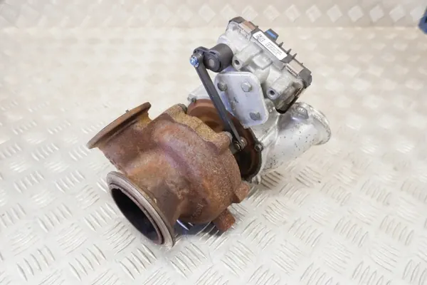Turbocompressor usado OEM 8584218 para BMW 6 GT image 3