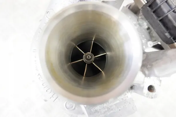 Turbocompressor usado OEM 8584218 para BMW 6 GT image 6