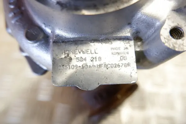 Turbocompressor usado OEM 8584218 para BMW 6 GT image 7
