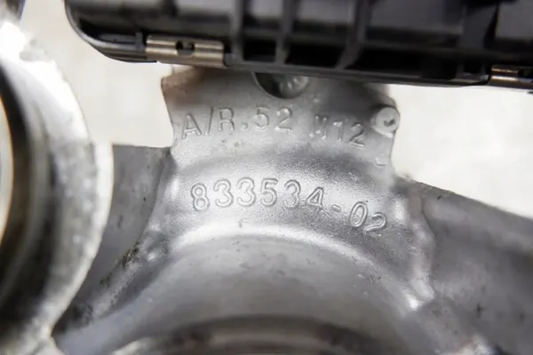 Turbocompressor usado OEM 8584218 para BMW 6 GT image 8