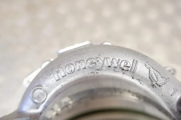 Turbocompressor usado OEM 8584218 para BMW 6 GT image 9