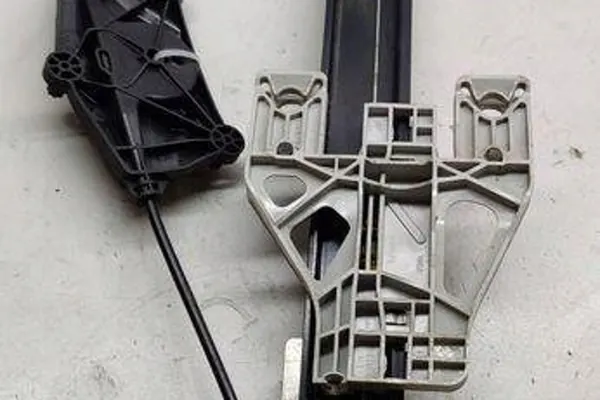 Elevador de vidro traseiro direito AUDI A4 AVANT 8K0839461A image 2