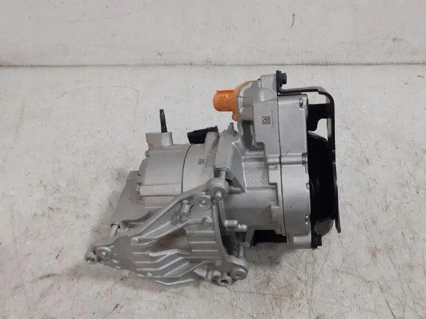 Compresseur A/C Jeep OEM 68376684AE - Pièce OE d'occasion image 2