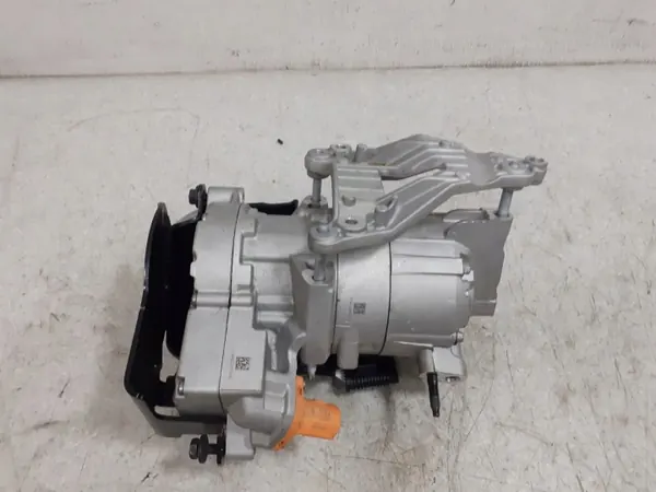 Compresseur A/C Jeep OEM 68376684AE - Pièce OE d'occasion image 5