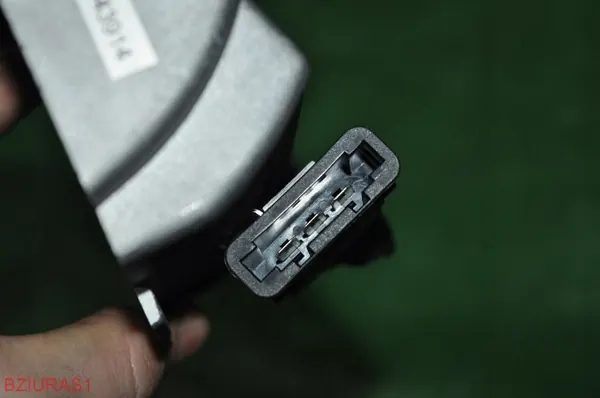 Prise convertisseur OEM 5M0907155 pour VW image 3