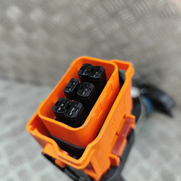 Câble de charge batterie Audi E-Tron OEM 4KE915651 image 4