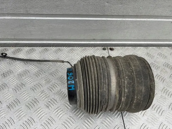 MERCEDES W206 C-KLASA MOLDA DE SUSPENSÃO TRASEIRA ESQUERDA A2063205902 image 1