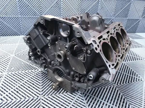 Begagnad Audi Q7 motorblock OEM 057103023T image 5