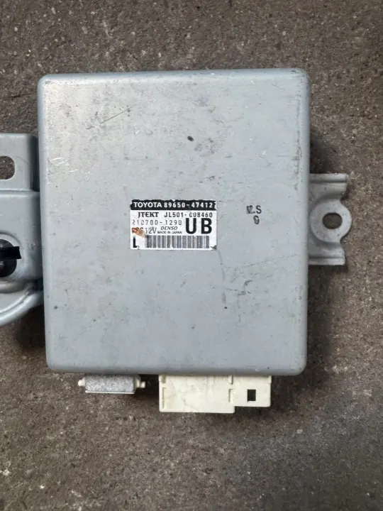 Module de direction assistée Toyota Prius+ OEM 261084 image 2