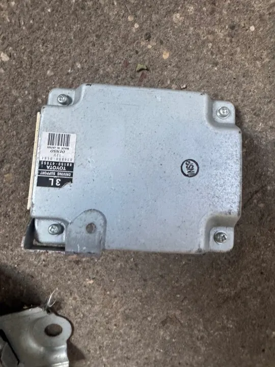 Module de direction assistée Toyota Prius+ OEM 261084 image 3