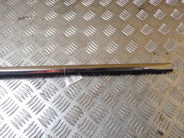 KIA Sportage achter linker deurschraper OEM BTU2849 image 3