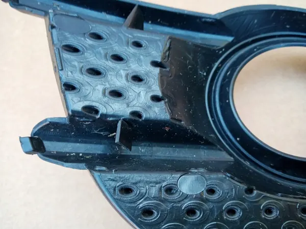 AUDI Q3 Vänster Framskärmsgaller 8U0807681A image 5