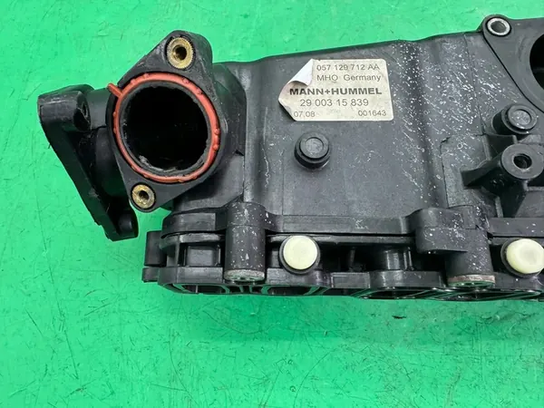 Coletor de admissão direito sem aletas Audi A8 D3 4.0 TDI image 7