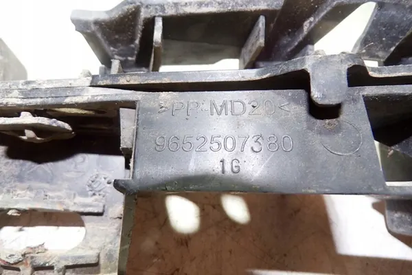 Deslizamento dianteiro esquerdo do para-choque CITROËN C4 I 9652507380 image 2